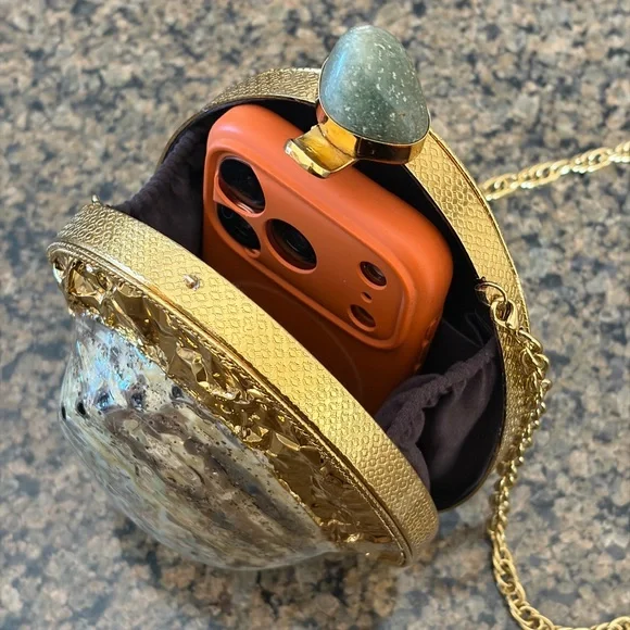 Elegant Gold and Iridescent Shell Women's Bag - Picture 7 of 7